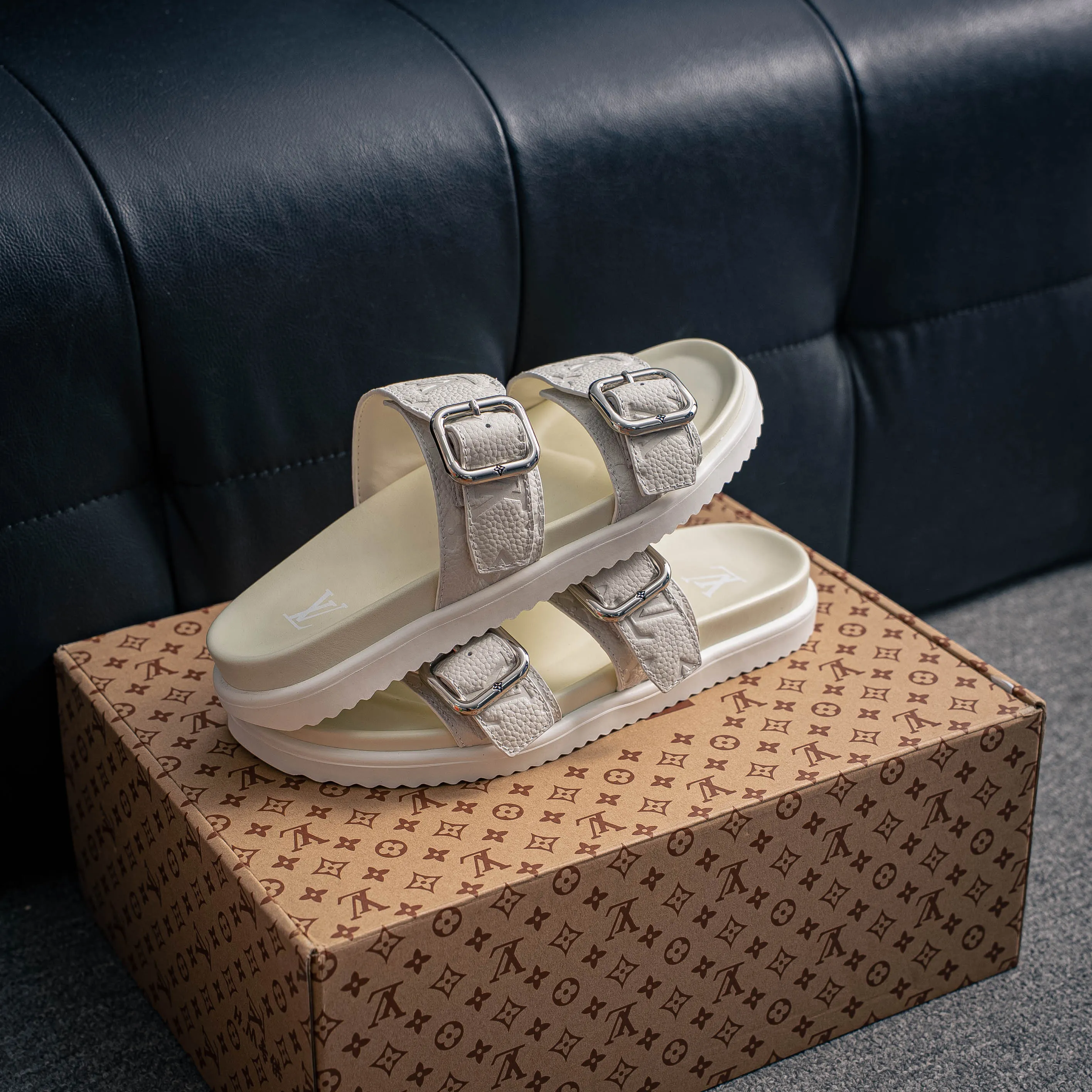 # LOUIS VUITTON ｜ 2026ss LOUIS VUITTON Venice Cowhide Leather Shoes Shoes Sandals 。 Cowhide Leather ，Shoes